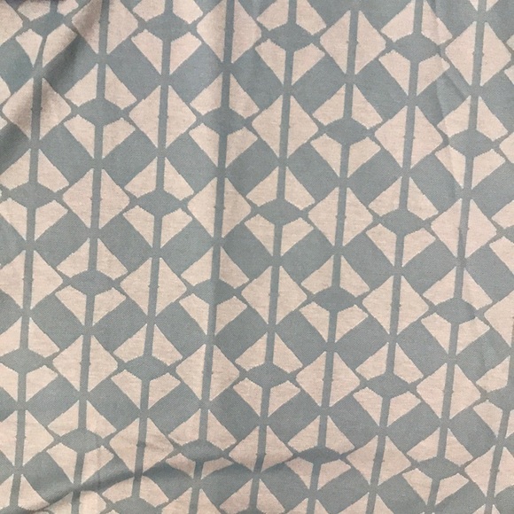 Carly XS- Lularoe - Picture 2 of 5